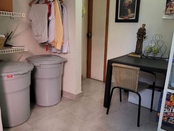 Venta apartamento en unidad cerrada con acabados de alta calidad, amplias áreas y una ubicación privilegiada.