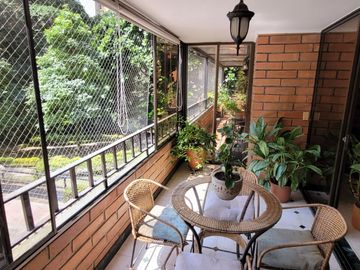 Venta apartamento en unidad cerrada con acabados de alta calidad, amplias áreas y una ubicación privilegiada.