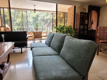 Venta apartamento en unidad cerrada con acabados de alta calidad, amplias áreas y una ubicación privilegiada.