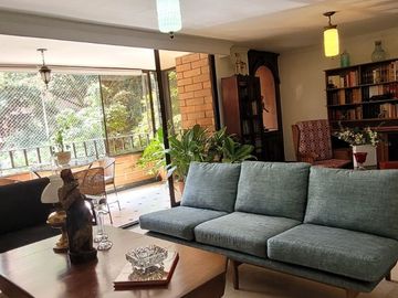 Venta apartamento en unidad cerrada con acabados de alta calidad, amplias áreas y una ubicación privilegiada.