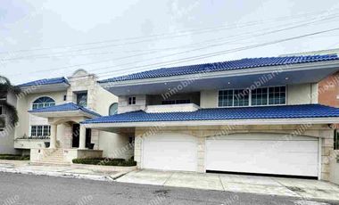 VENDO CASA EN BOCA DEL RIO CERCA DE LA AV RUIZ CORTINES