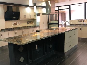 Venta departamento dúplex, 550mts,  en urbanizacion Colinas del Pichincha