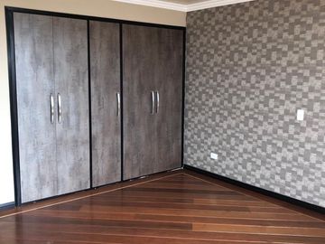 Venta departamento dúplex, 550mts,  en urbanizacion Colinas del Pichincha