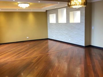 Venta departamento dúplex, 550mts,  en urbanizacion Colinas del Pichincha