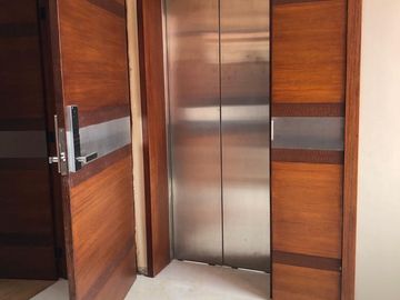 Venta departamento dúplex, 550mts,  en urbanizacion Colinas del Pichincha