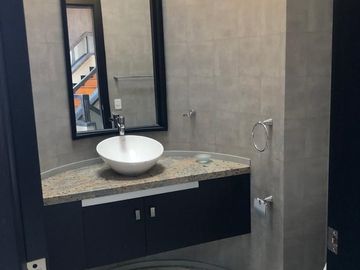 Venta departamento dúplex, 550mts,  en urbanizacion Colinas del Pichincha