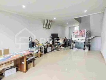 Ruko luas cocok untuk usaha dan kantor di sukahaji dekat gegerkalong