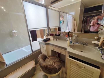 Venta Casa de 5 dormitorios en Lomas de Urdesa Urbanización cerrada - Guayaquil - C360