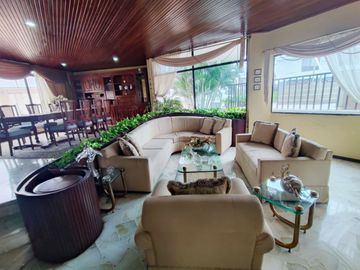 Venta Casa de 5 dormitorios en Lomas de Urdesa Urbanización cerrada - Guayaquil - C360
