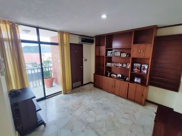 Venta Casa de 5 dormitorios en Lomas de Urdesa Urbanización cerrada - Guayaquil - C360