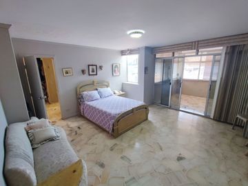 Venta Casa de 5 dormitorios en Lomas de Urdesa Urbanización cerrada - Guayaquil - C360