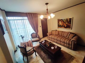Venta Casa de 5 dormitorios en Lomas de Urdesa Urbanización cerrada - Guayaquil - C360