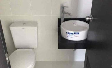 RFO |PRESELLING COND UNIT Move in ready CLEAN TITLE PET FRIENDLY