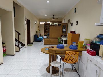 DIJUAL RUMAH SIAP HUNI luas 6,5 meter x 20 meter 2 lantai