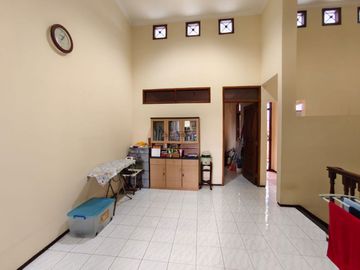 DIJUAL RUMAH SIAP HUNI luas 6,5 meter x 20 meter 2 lantai