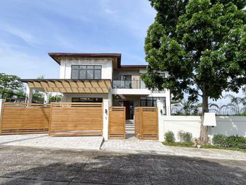 Vast Modern Contemporary House and Lot For Sale in South Peak, San Pedro Laguna
