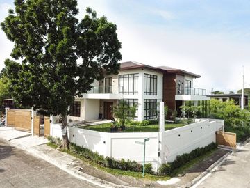 Vast Modern Contemporary House and Lot For Sale in South Peak, San Pedro Laguna