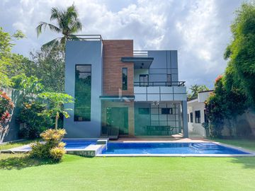 Cozy Modern Tropical Fully Furnished Resort For Sale in Tagaytay, Alfonso Cavite