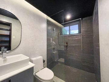 Cozy Modern Tropical Fully Furnished Resort For Sale in Tagaytay, Alfonso Cavite