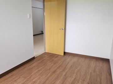 2BR Condo with Parking at Birchwood Acacia estates taguig By DMCIHOMES