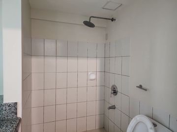 2BR Condo with Parking at Birchwood Acacia estates taguig By DMCIHOMES