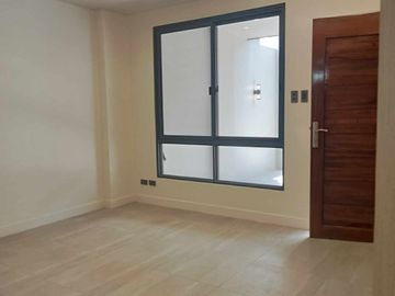 Vermont Park Executive Village Brand New 5 BR Townhouse for Sale 14.5M Only SD