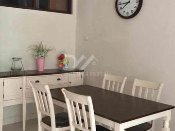 Rumah luas dan cantik dijual di Bintaro Sektor 7