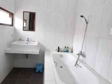 Rumah luas dan cantik dijual di Bintaro Sektor 7