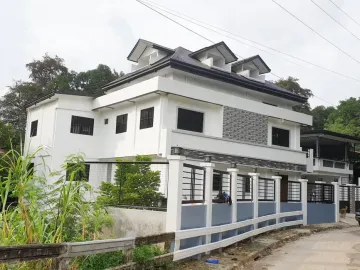 Spacious 9BR Home with Earning Potential – Don’t Miss Out!