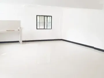 Spacious 9BR Home with Earning Potential – Don’t Miss Out!