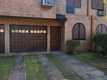 DUPLEX 3 DORMITORIOS CON PILETA Y COCHERA