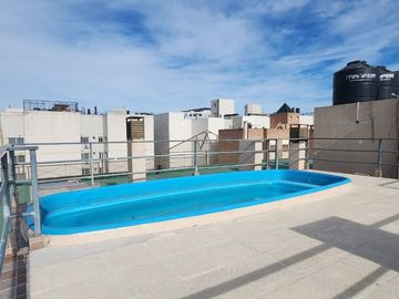 DEPARTAMENTO CENTRICO , COCHERA Y PILETA