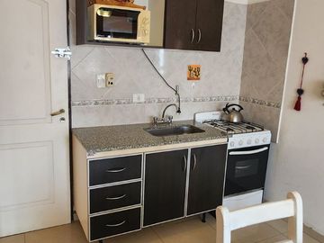 DEPARTAMENTO CENTRICO , COCHERA Y PILETA