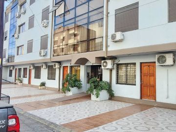 DEPARTAMENTO CENTRICO , COCHERA Y PILETA