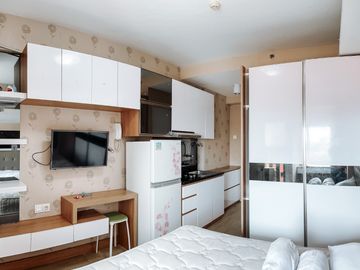 Greenbay Pluit Studio Full Furnish Lengkap, Lantai Rendah