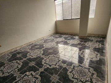 SE VENDE CASA EN SAN JUAN DE LURIGANCHO