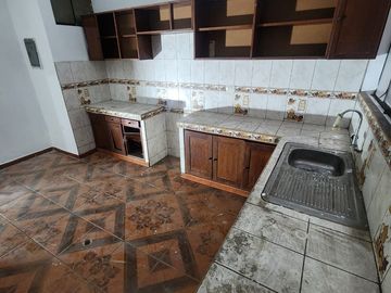 SE VENDE CASA EN SAN JUAN DE LURIGANCHO