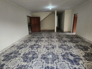 SE VENDE CASA EN SAN JUAN DE LURIGANCHO