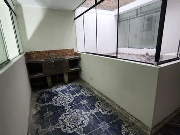 SE VENDE CASA EN SAN JUAN DE LURIGANCHO