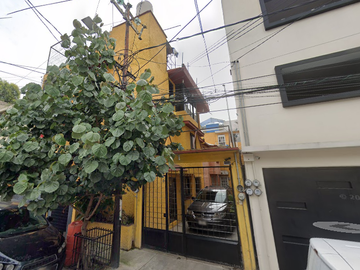 Casa en coondominio ubicada en San Isauro 214, Pedregal de Sta Úrsula, Coyoacán, 04600 Ciudad de México, CDMX