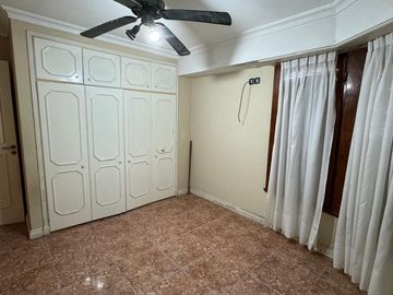 Casa Semicentrica en calle Alberdi