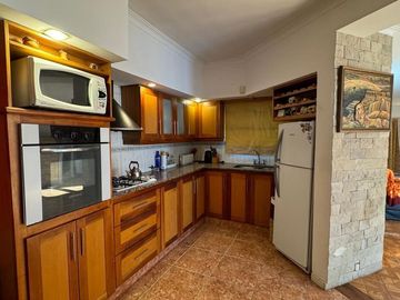 Casa Semicentrica en calle Alberdi