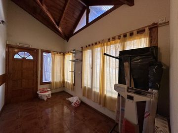 Casa Semicentrica en calle Alberdi