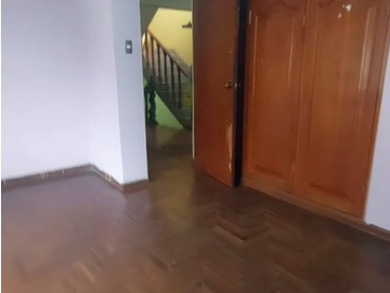 Venta de Casa en Mangomarca, San Juan de Lurigancho – 300 m², Jardín, Cochera y Azotea | Excelente Ubicación