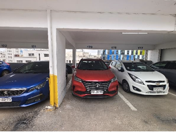 Estacionamiento en edificio Plaza Sotomayor