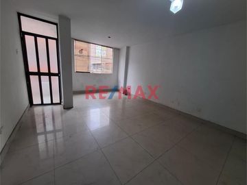 VENDO DEPARTAMENTO DE 3 DORMITORIOS, PARADEROO 7 DE AV. WIESSE, S.J.L.