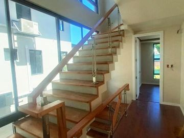 For sale 3 Storey Residential 5 Bedrooms House in BF Homes Paranaque City-MAA