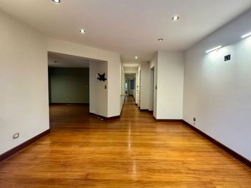 Vendo amplio departamento a una cuadra del Pentagonito - San Borja