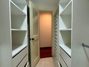 Vendo amplio departamento a una cuadra del Pentagonito - San Borja