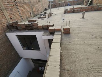 SE VENDE CASA EN SAN JUAN DE LURIGANCHO